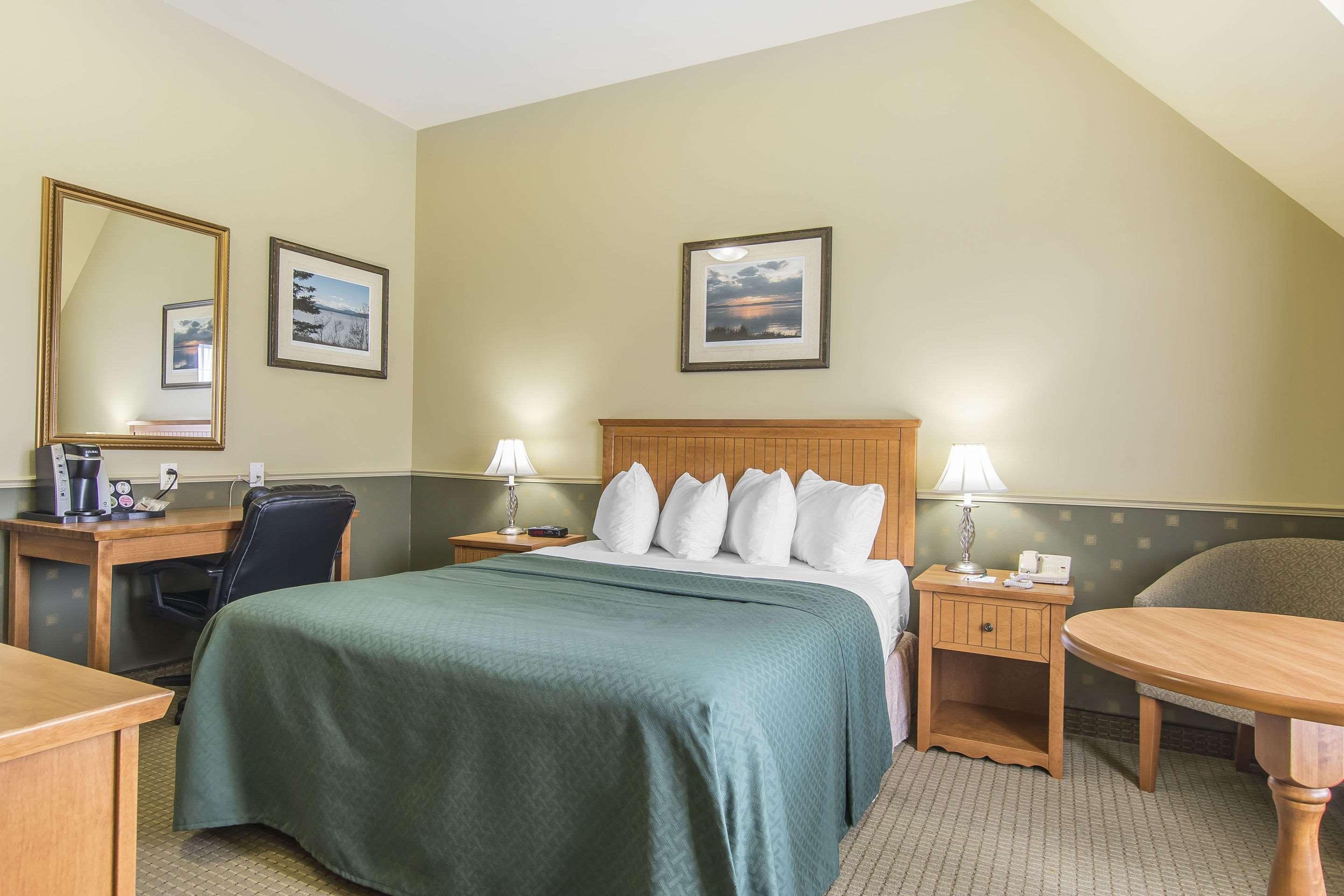 Quality Inn Riviere-du-Loup Exterior photo